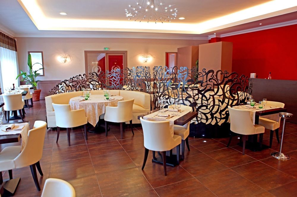Logis Hôtel Restaurant de la Paix Lodève Exterior foto